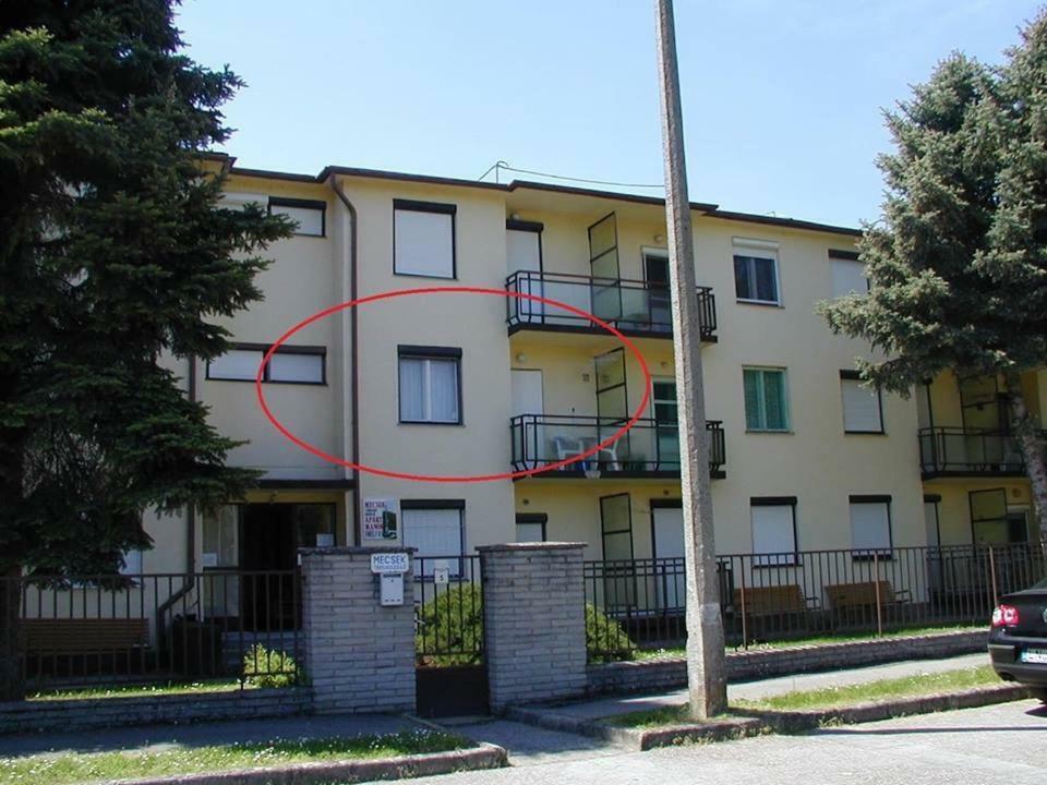 Mecsek Ueduelo Ingyenes Klimaval 300 M-Re A Fuerdotol Apartment Harkány Exterior foto